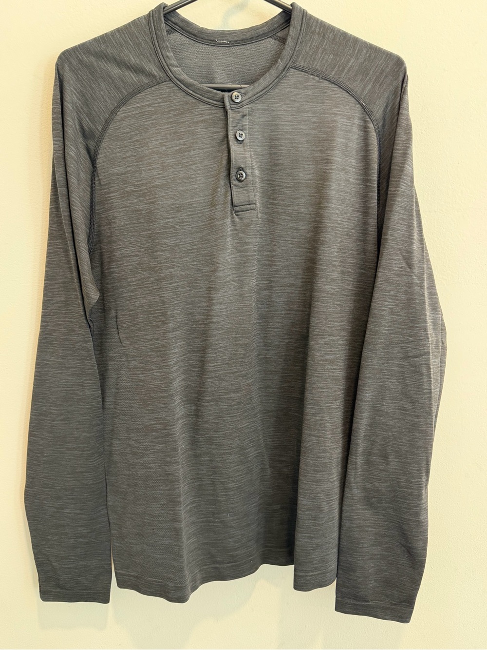 Lululemon Metal Vent Tech Henley Long Sleeve Shirt Mens L Gray Heather Athletic